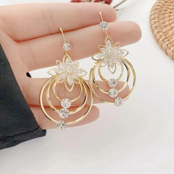 Geometric Flower Earrings – Black Friday Sale 🖤 50% OFF!