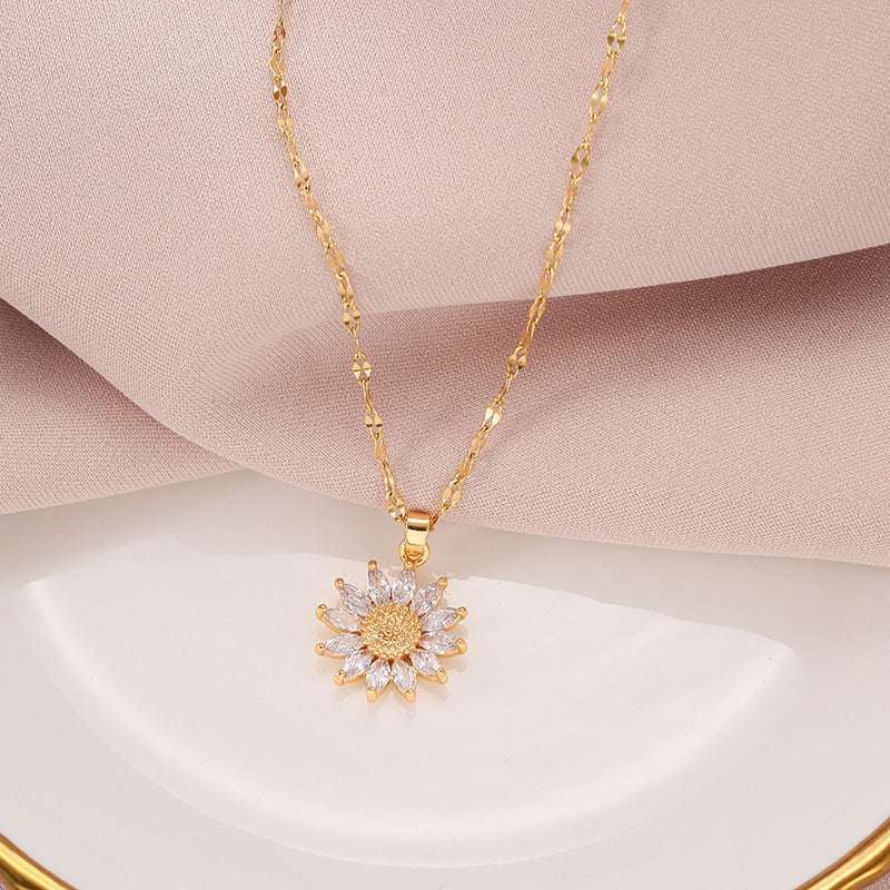 Collar con colgante de girasol y circonita